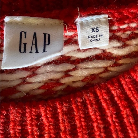 EUC GAP Red & White Sweater - Picture 3 of 4